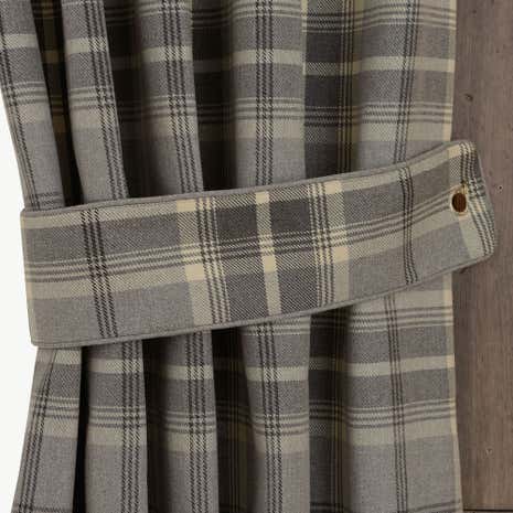 Highland Dove Grey Check Tiebacks