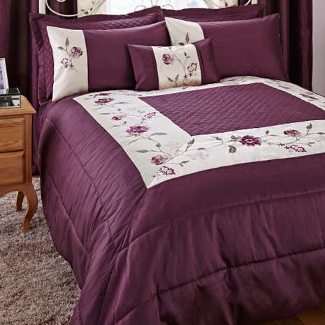 Verity Plum Bedspread