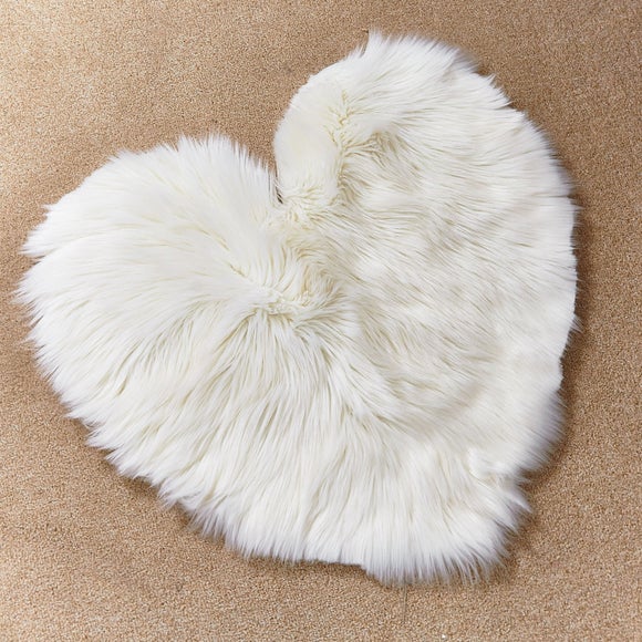 Faux Sheepskin Cream Heart Rug