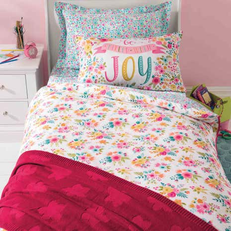 Friends and Flowers Duvet Cover and Pillowcase Set