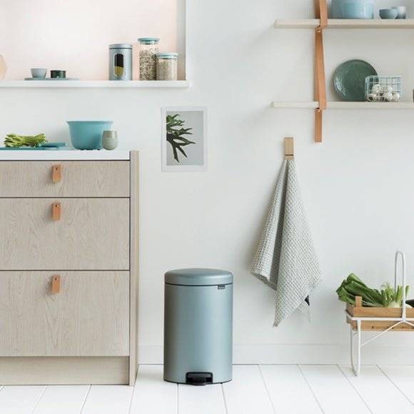 Brabantia NewIcon 20 Litre Metallic Mint Pedal Bin