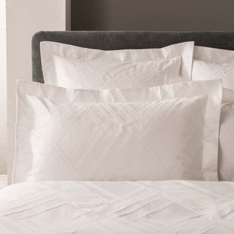 5A Fifth Avenue Chrysler White Oxford Pillowcase Pair