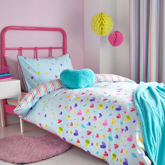 Scattered Hearts Bed Linen Collection
