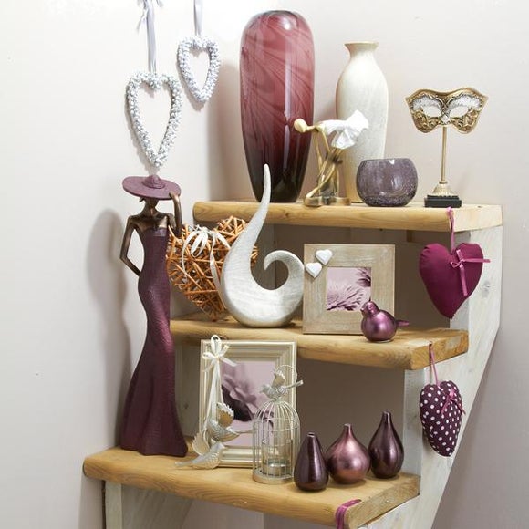 Plum Pudding Decor Collection