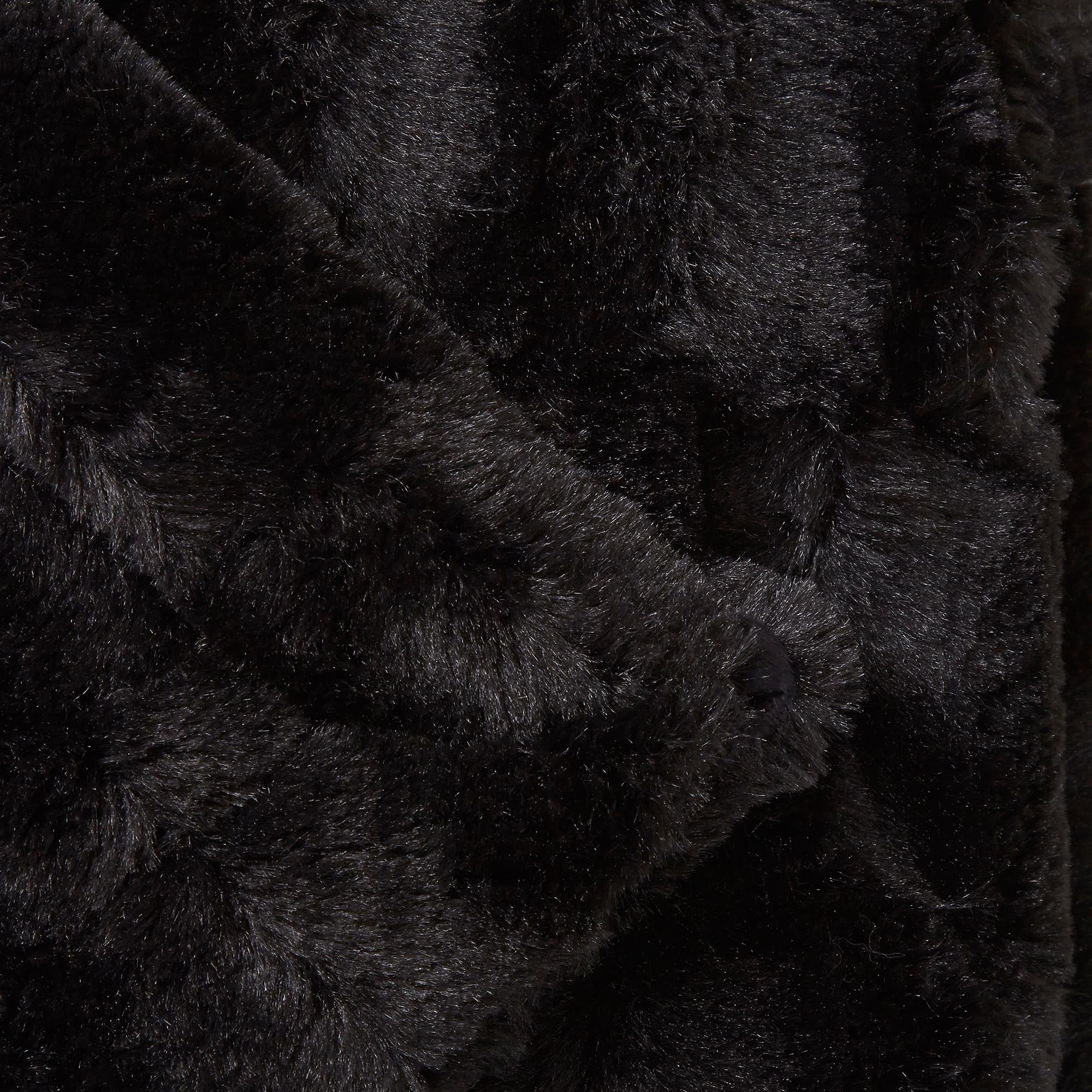 Plush Faux Fur 130cm x 180cm Throw | Dunelm