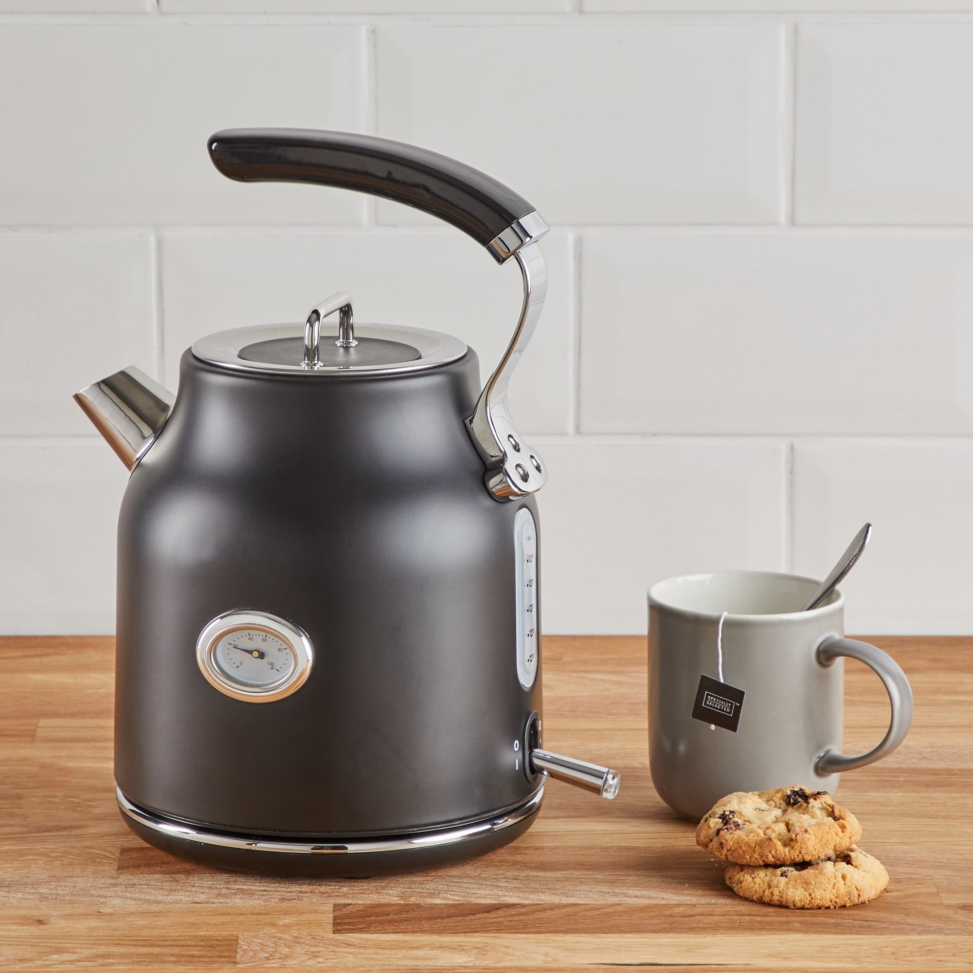 Retro 1.7L 3kW Matt Black Kettle Dunelm