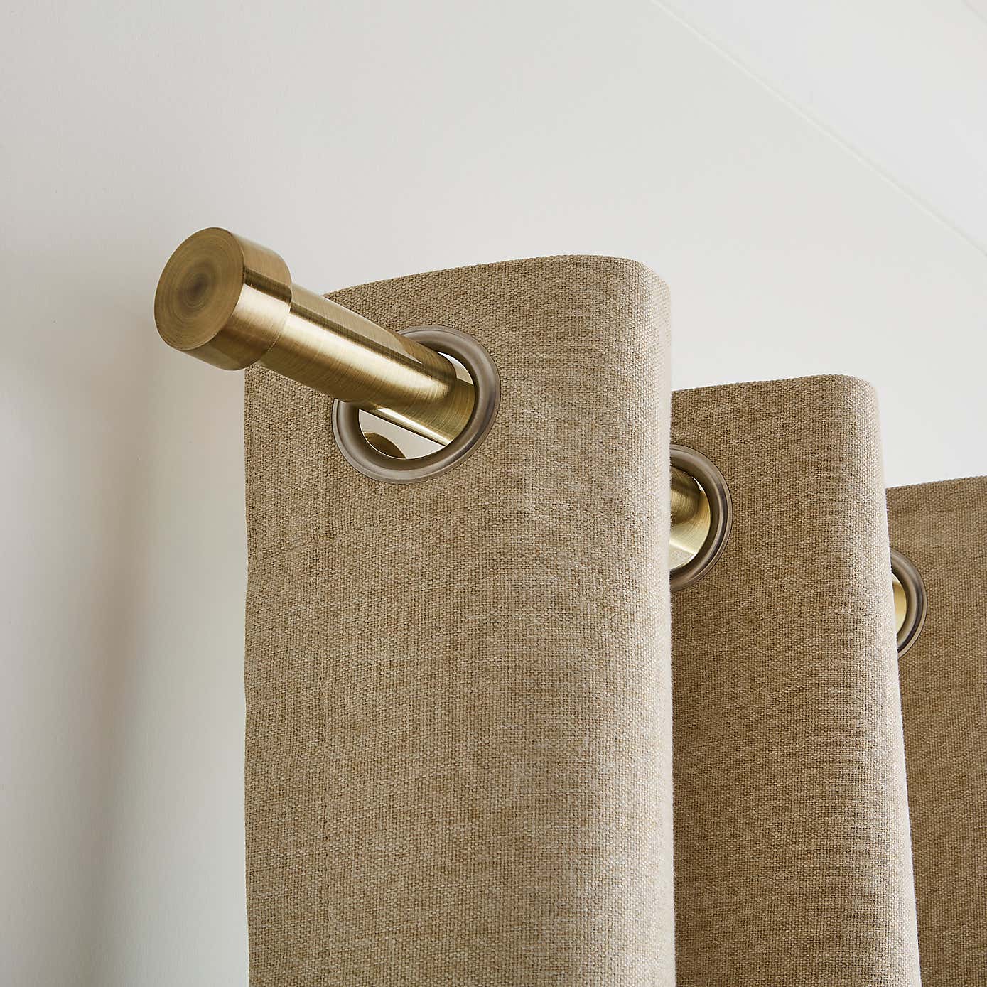 Carousel zoom image position 3 of 3