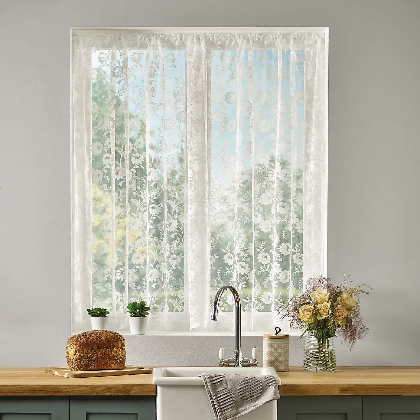 Carousel zoom image position 1 of 3