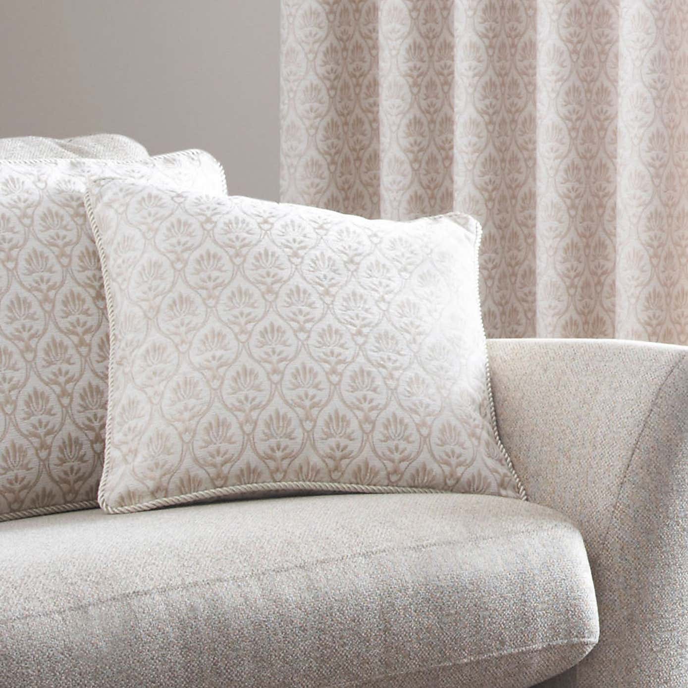 Carousel zoom image position 4 of 5