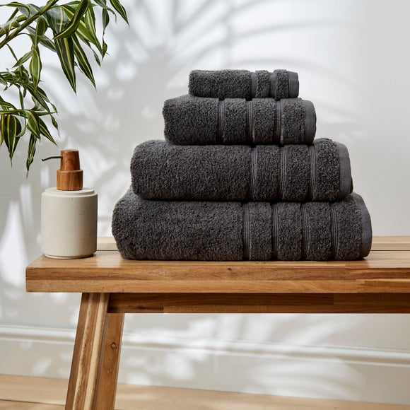 grey bath mats and towels