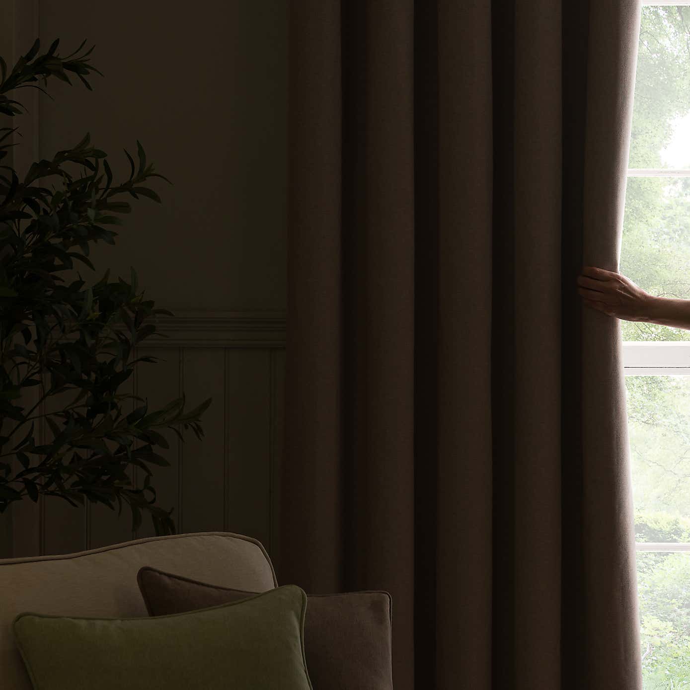 Carousel zoom image position 6 of 9