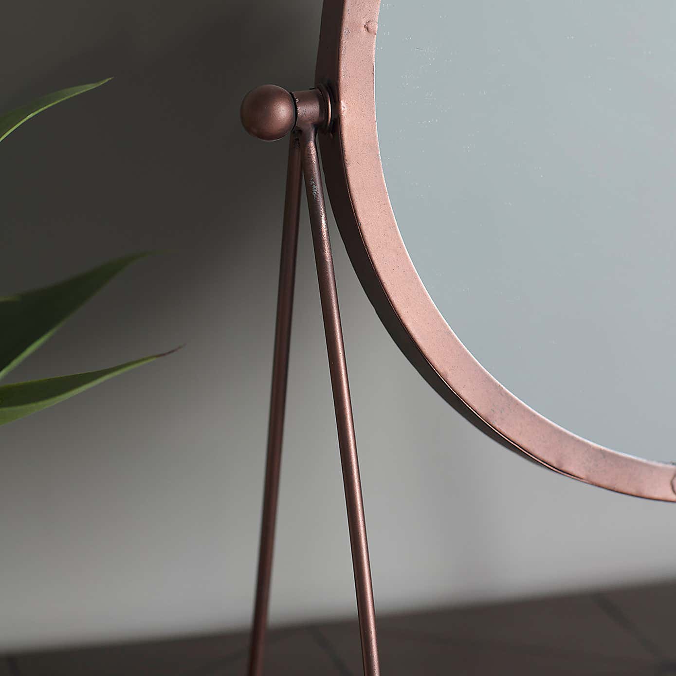 Carousel zoom image position 4 of 4