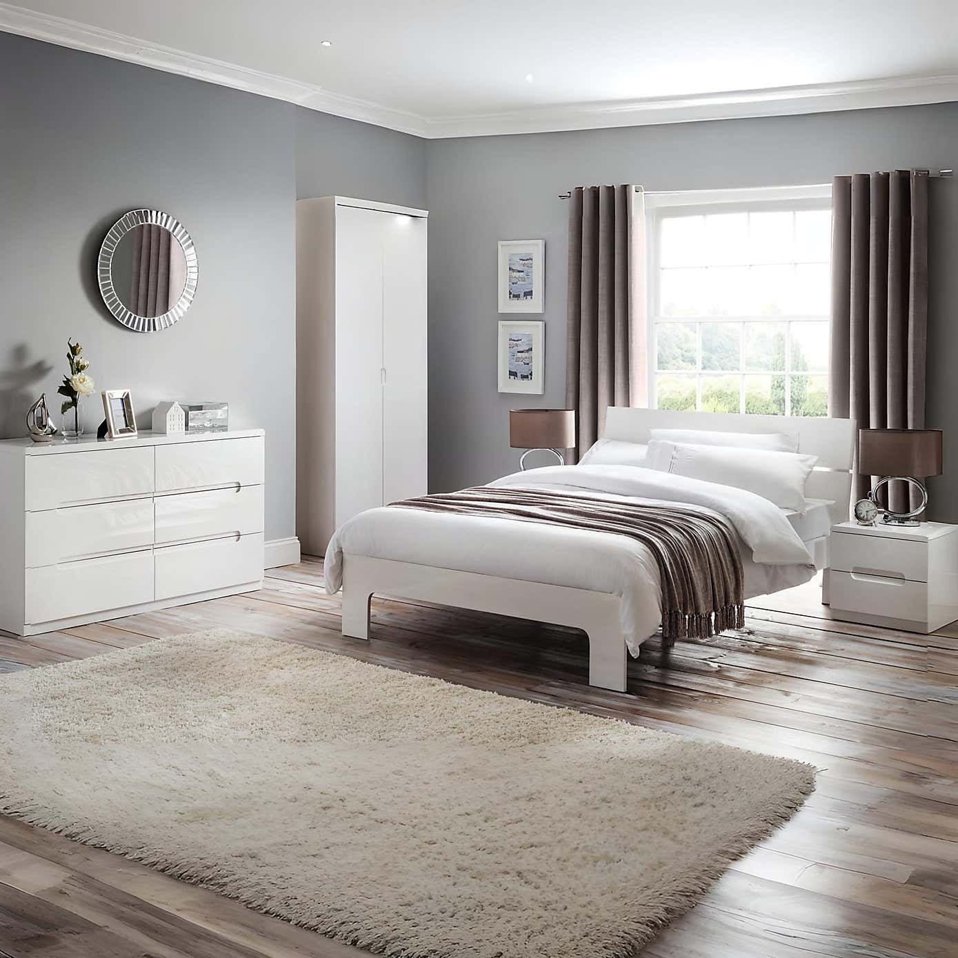 Carousel zoom image position 3 of 4