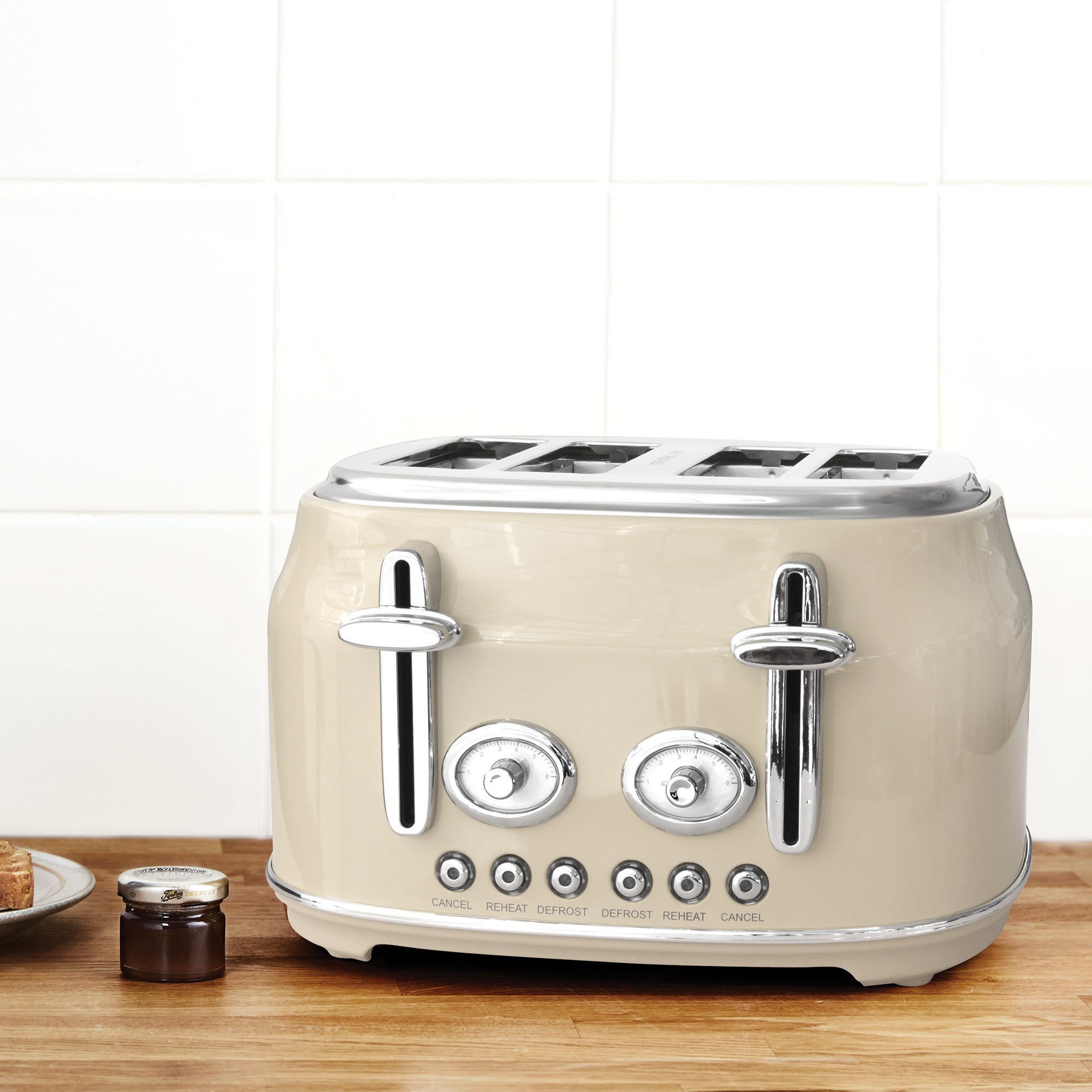 Retro Cream 4 Slice Toaster