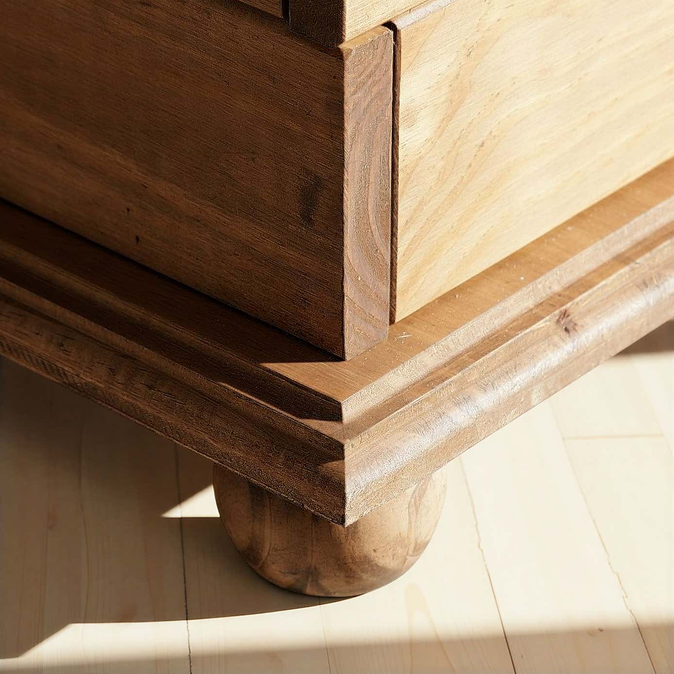 Carousel zoom image position 6 of 7