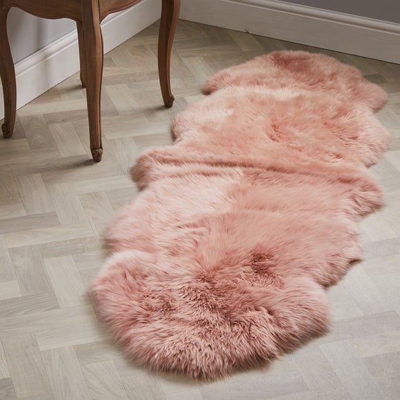 Fur rug deals pink