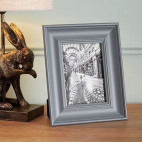 Grey Wooden Painted Photo Frame 7" x 5" (18cm x 13cm)