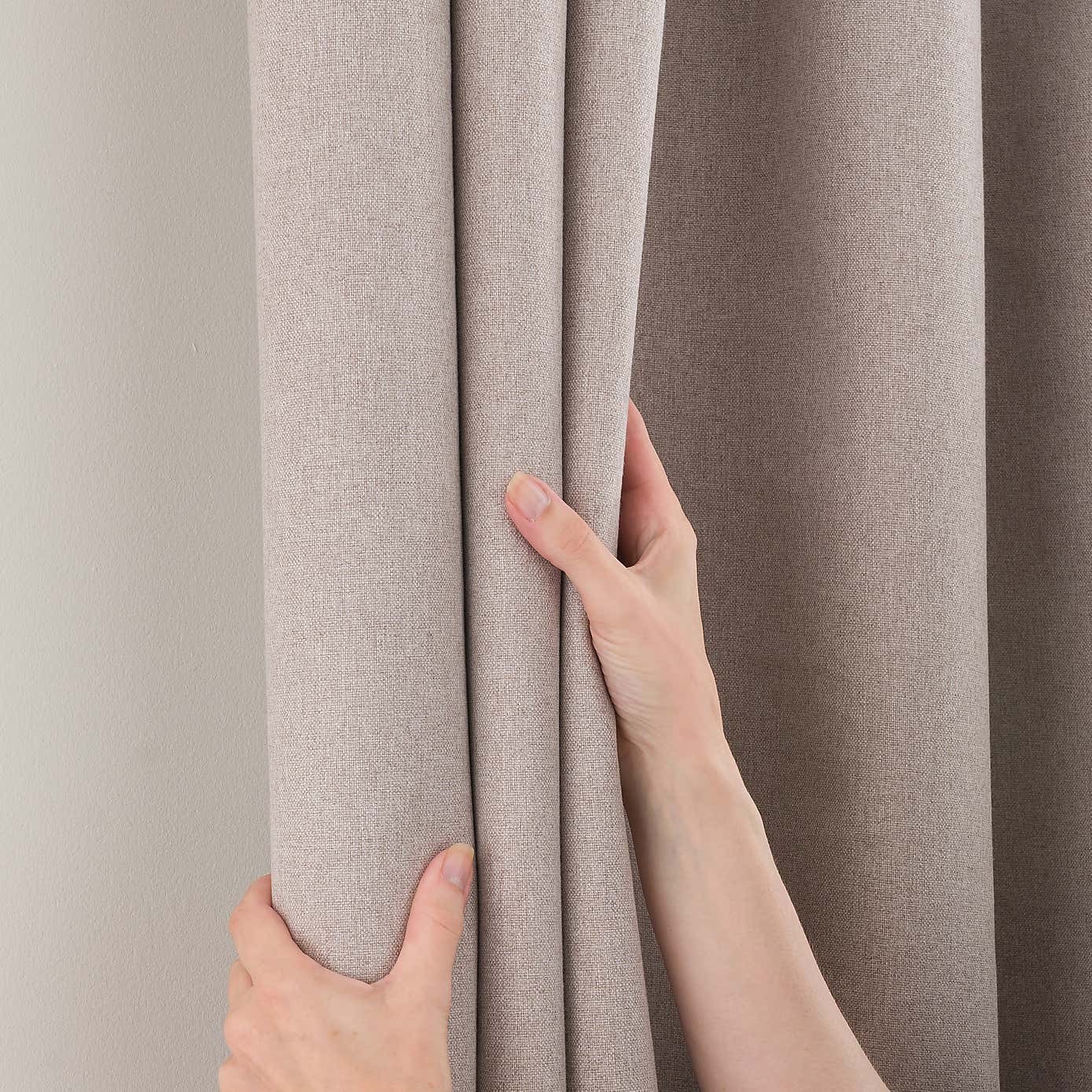 Carousel zoom image position 5 of 9