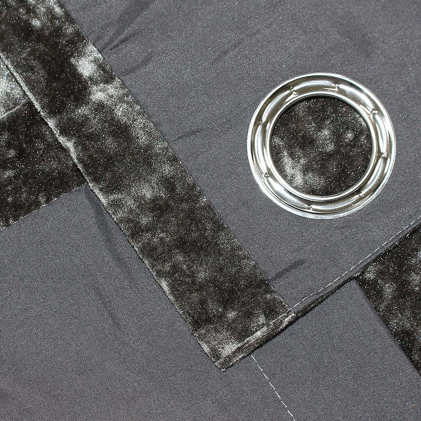 Carousel zoom image position 3 of 4