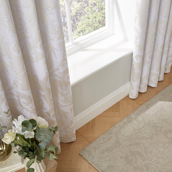 Carousel navigation image position 4 of 7