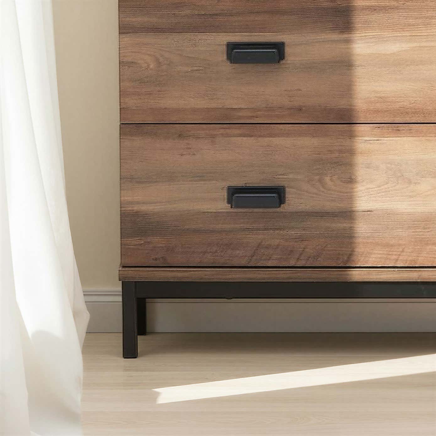 Carousel zoom image position 2 of 6