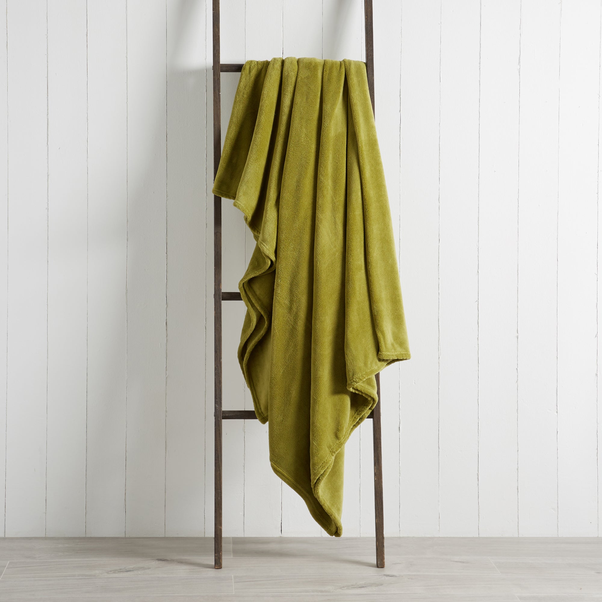 Throws & Blankets | Dunelm