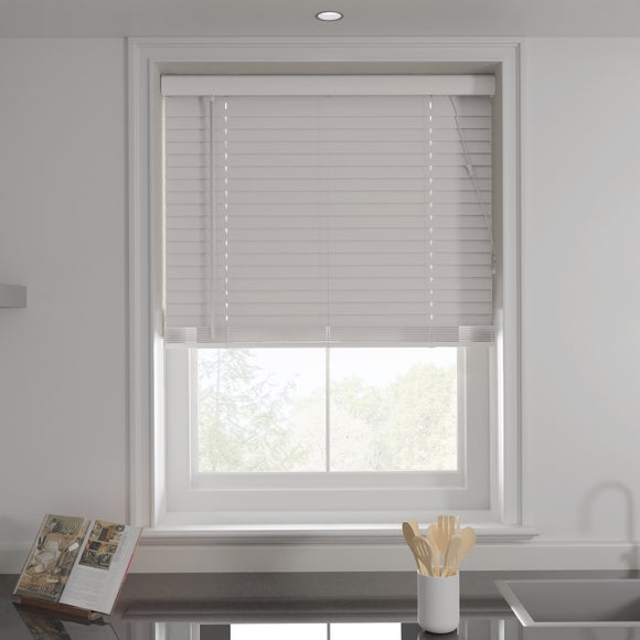 Fauxwood Venetian Blind
