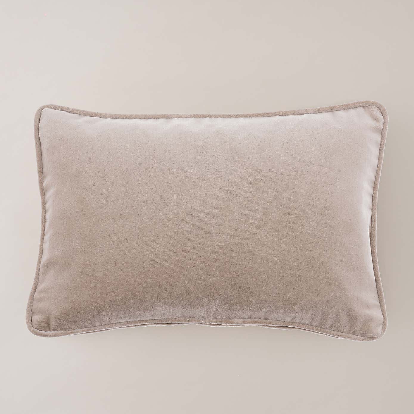 Carousel zoom image position 2 of 5