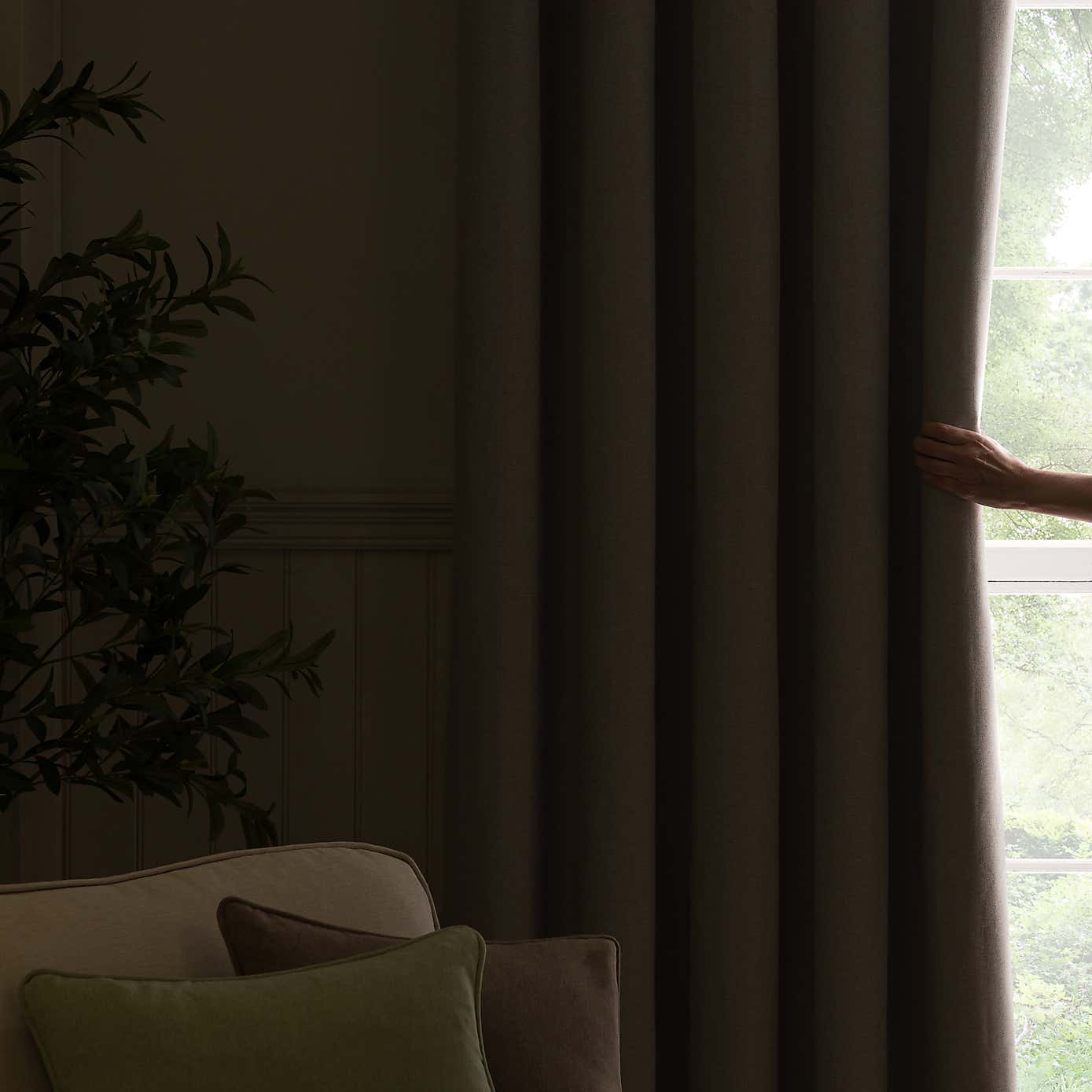 Carousel zoom image position 6 of 9