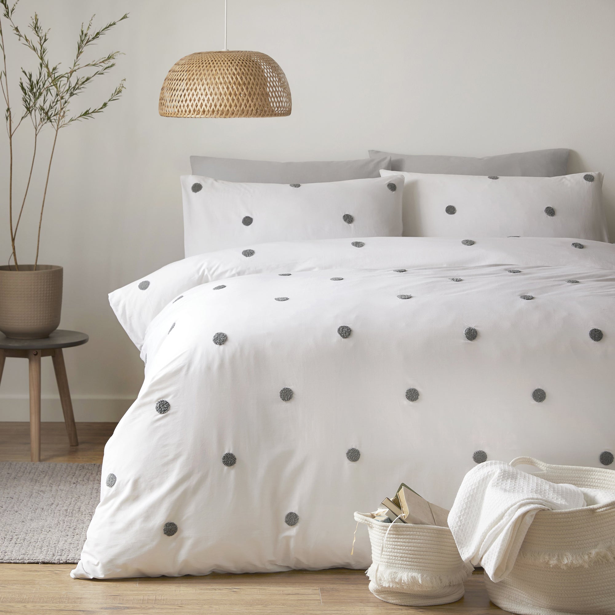 Appletree Dot Slate 100% Cotton Duvet Cover and Pillowcase Set white