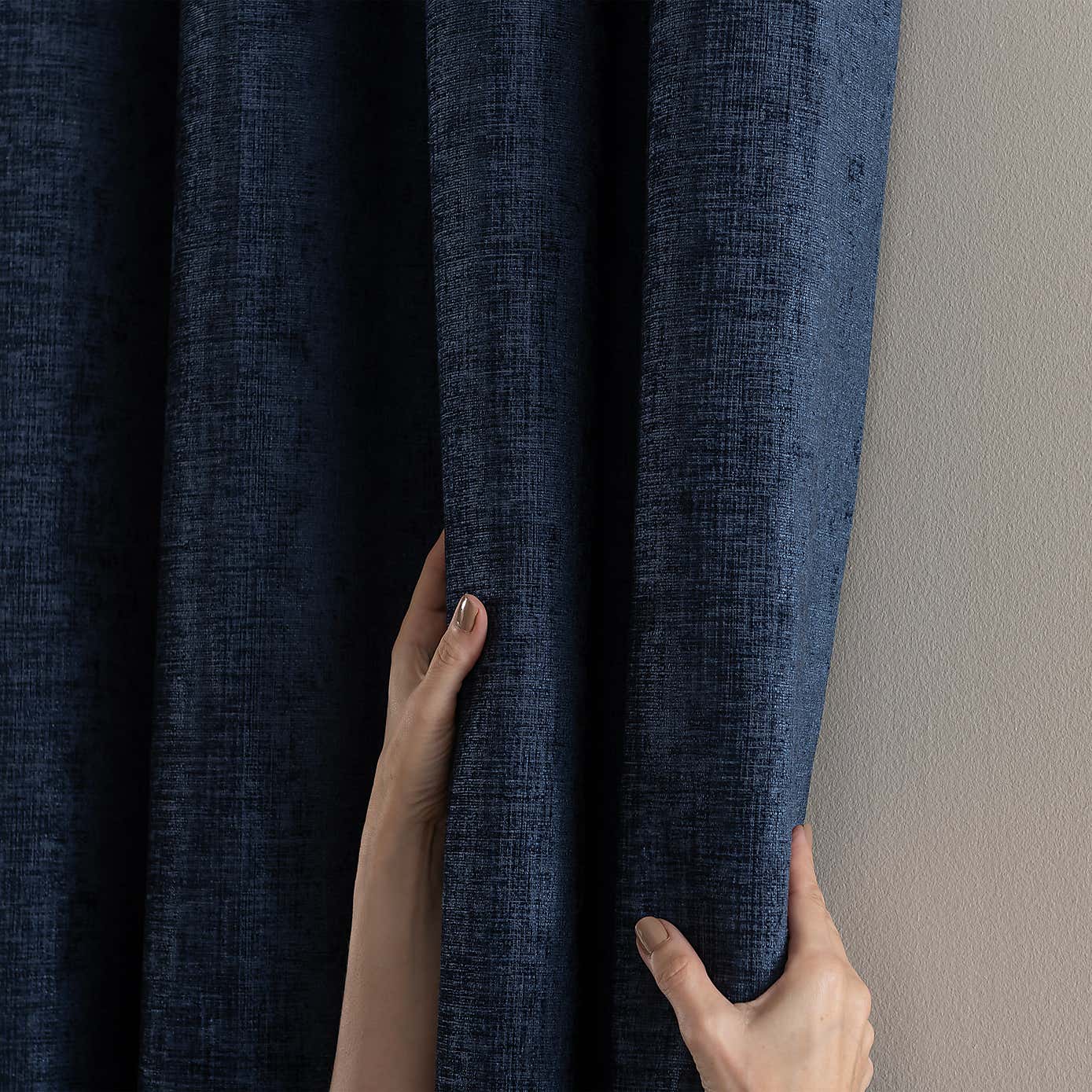 Carousel zoom image position 6 of 9