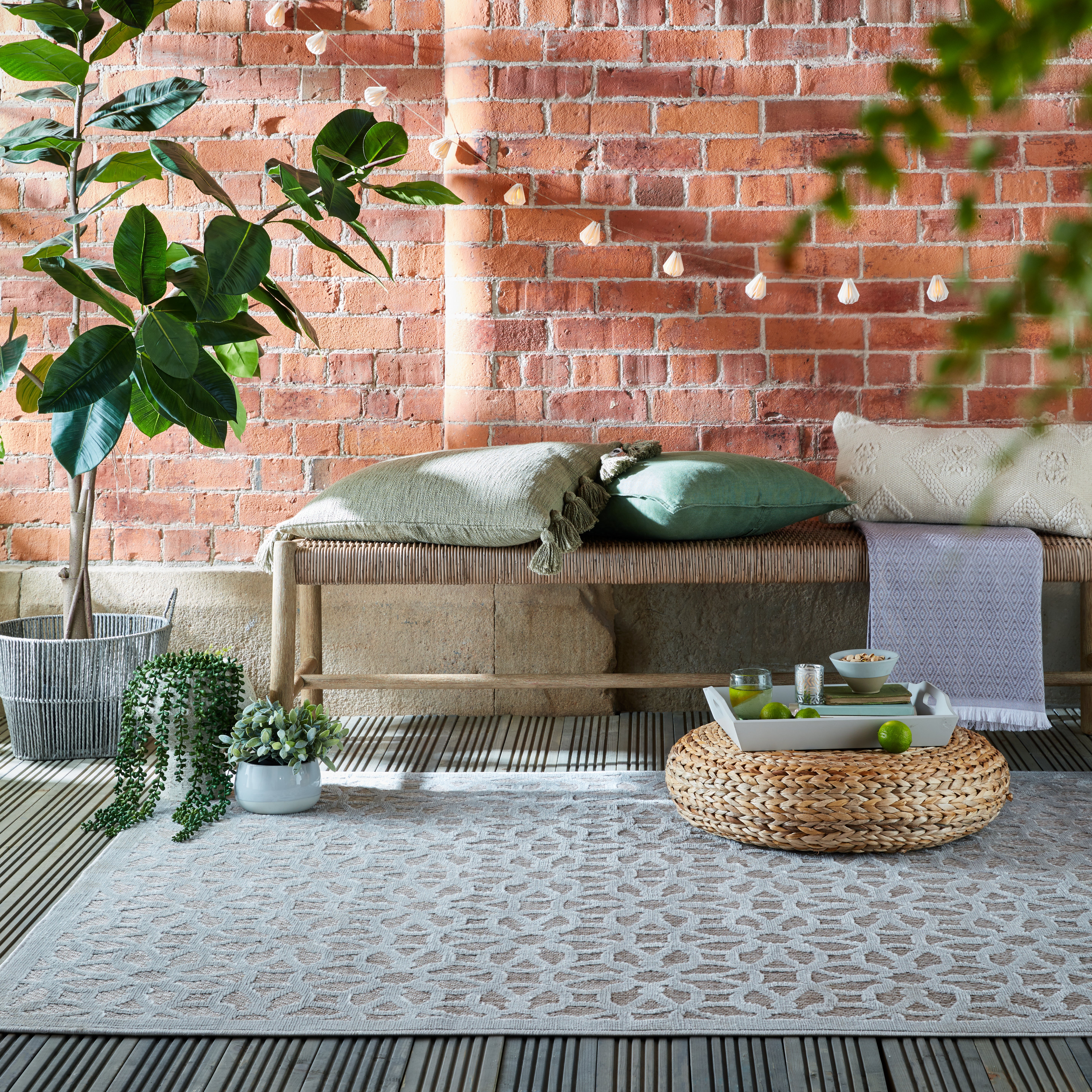 Outdoor Rugs | Garden & Patio Rugs | Dunelm