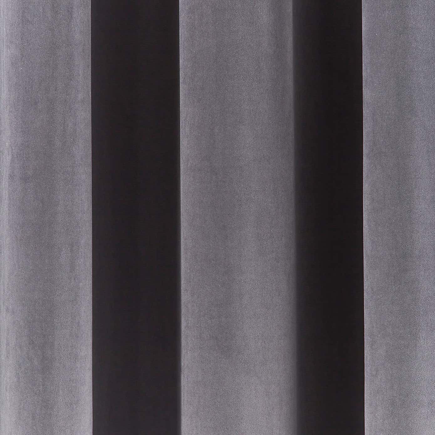 Carousel zoom image position 3 of 7