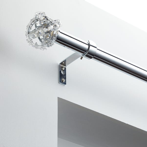 Cecilie Extendable Metal Curtain Pole with Rings image 1 of 6