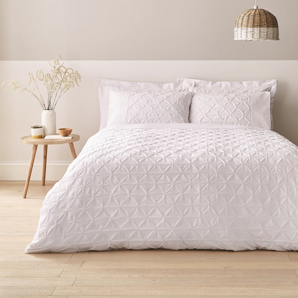 target pintuck duvet