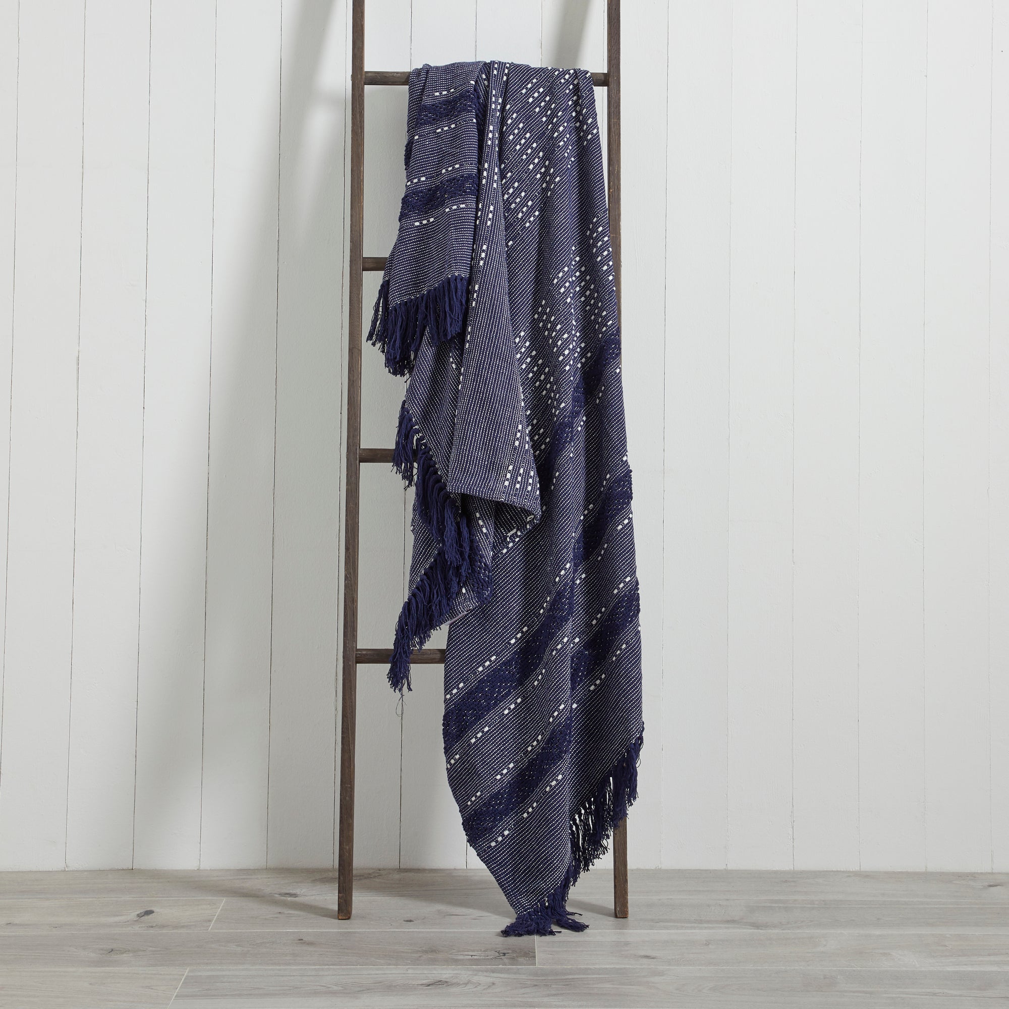 Furn Sundown 130cm X 180cm Throw Navy And White