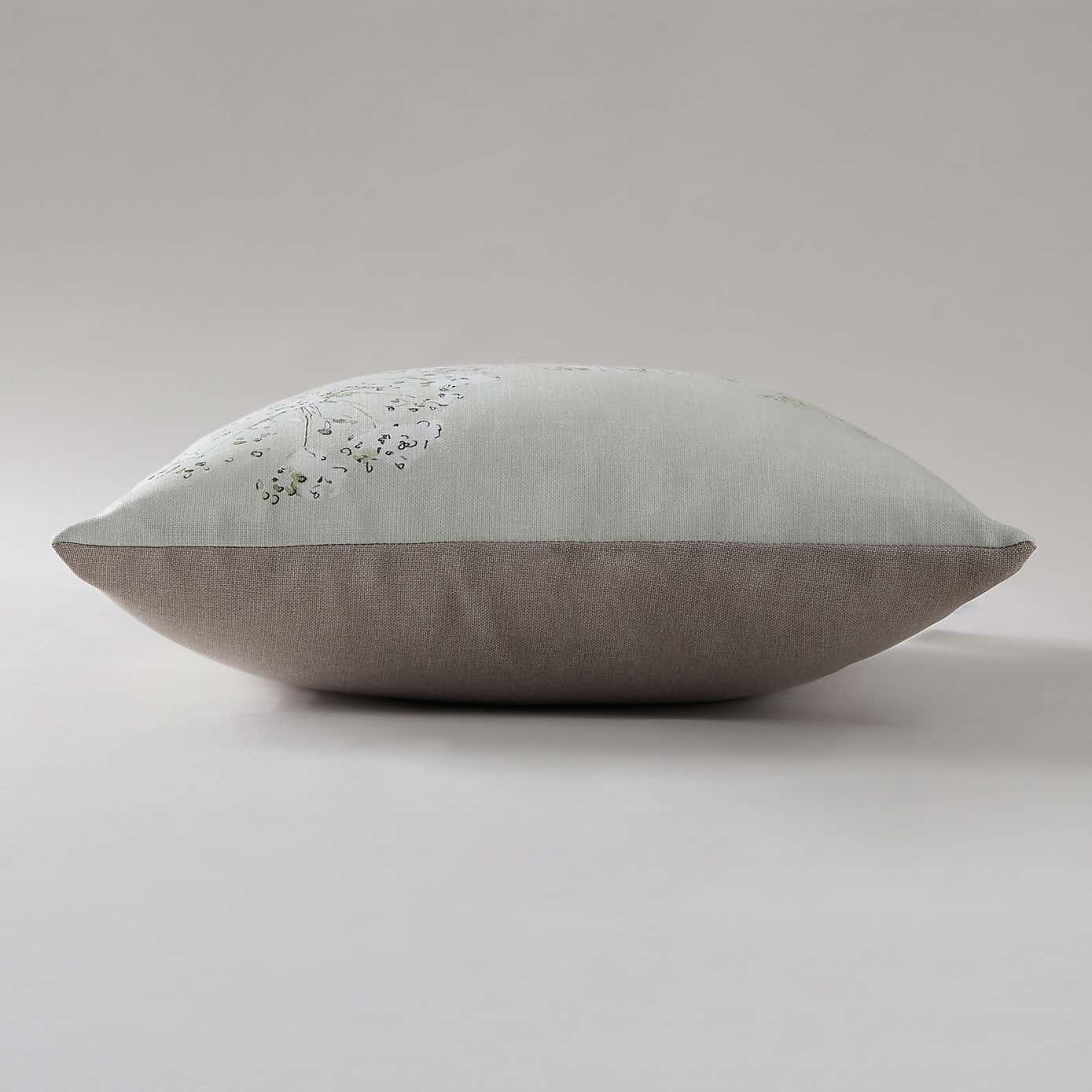 Carousel zoom image position 4 of 5