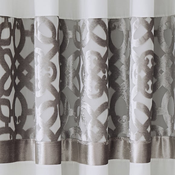 Carousel navigation image position 3 of 6