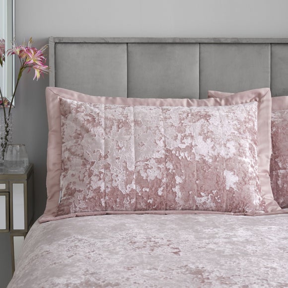 Pink crushed velvet clearance pillow