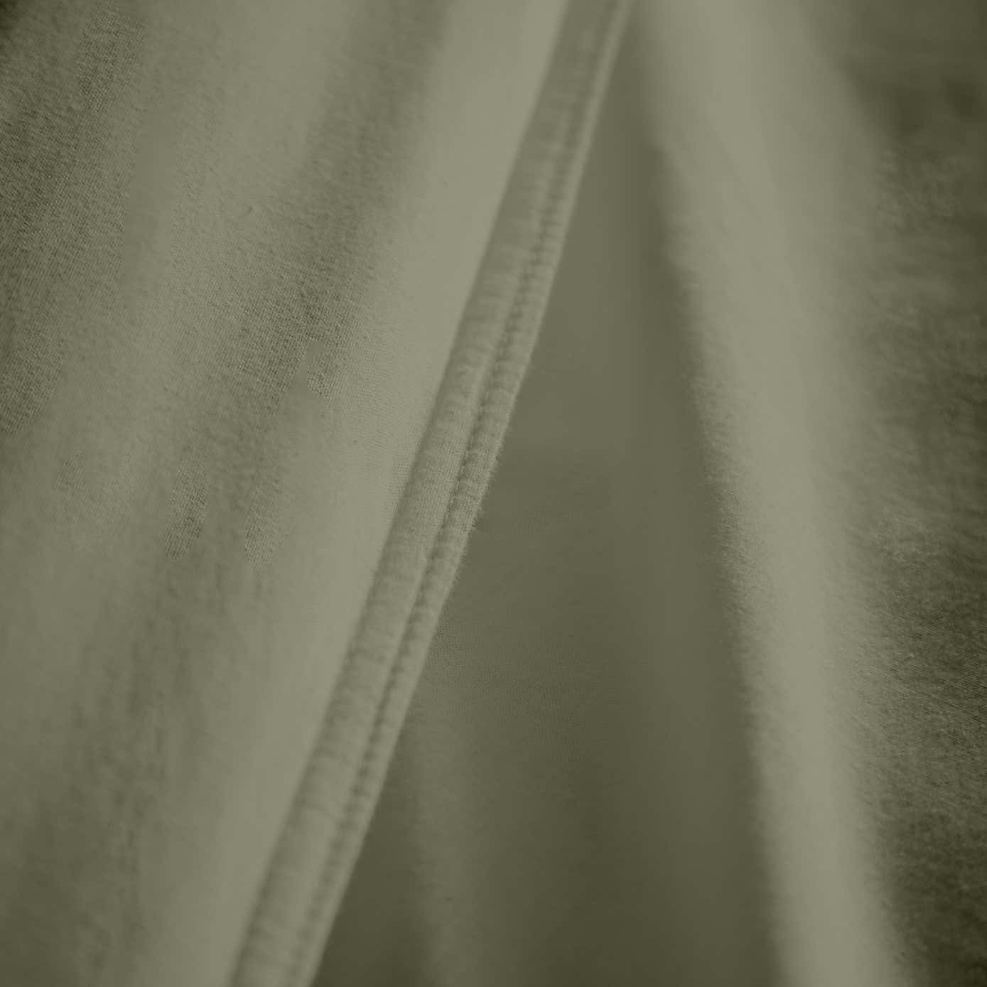 Carousel zoom image position 3 of 4