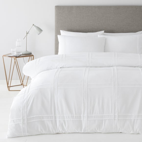 white pintuck duvet