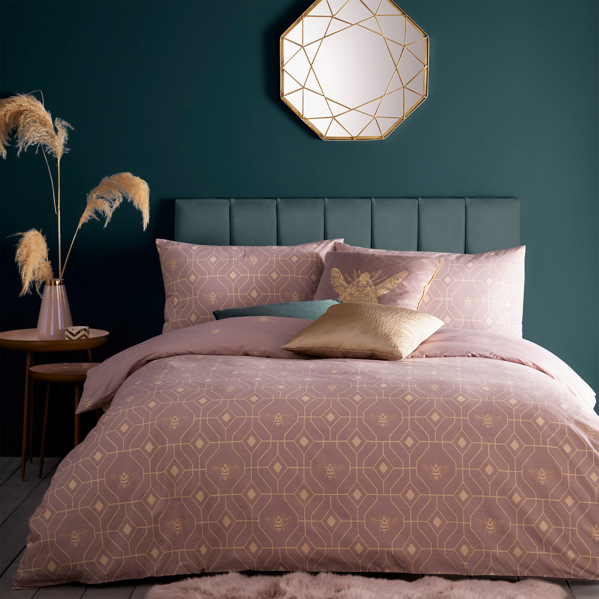 Photos - Bed Linen A&D furn. Pink and Gold Bee Deco Reversible Duvet Cover and Pillowcase Set Bei 