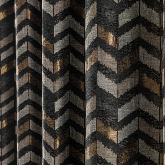 Carousel navigation image position 3 of 7