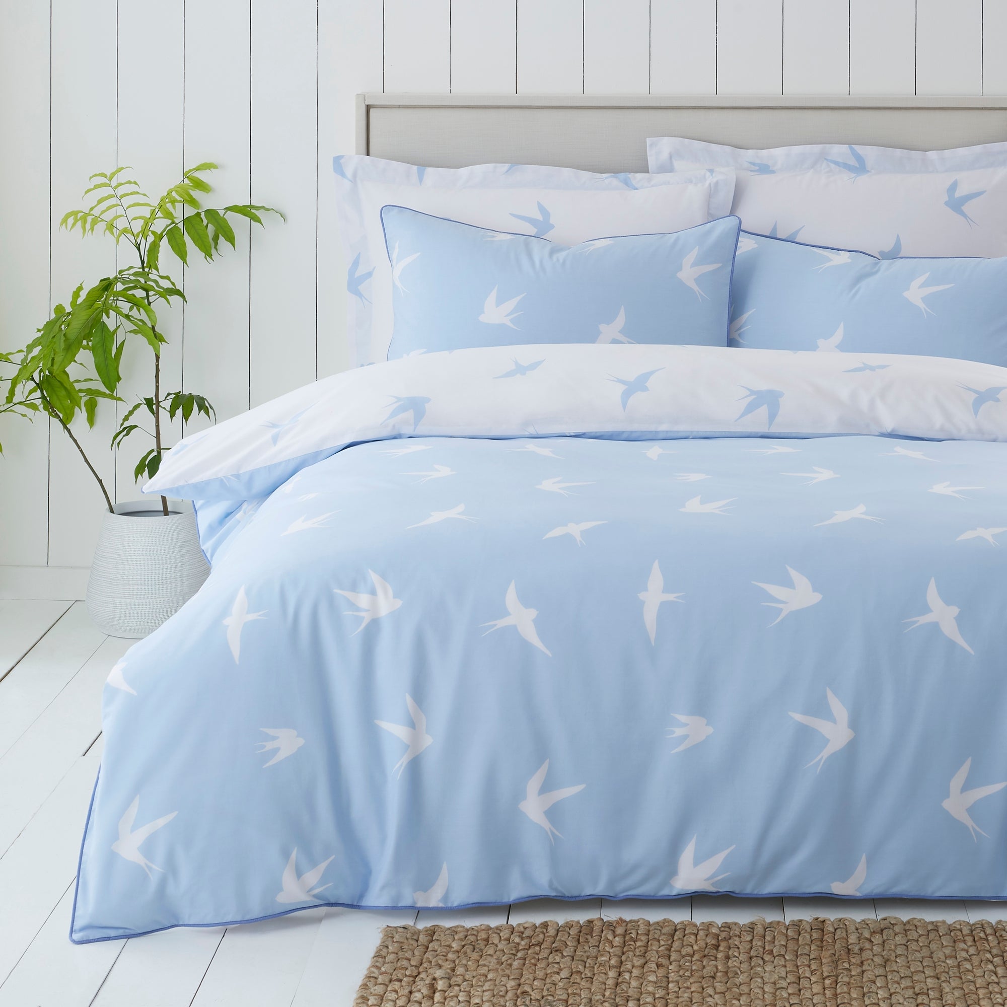 Coastal Birds Blue Reversible Duvet Cover And Pillowcase Set Light Blue