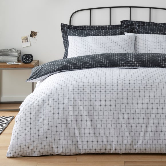 monochrome duvet