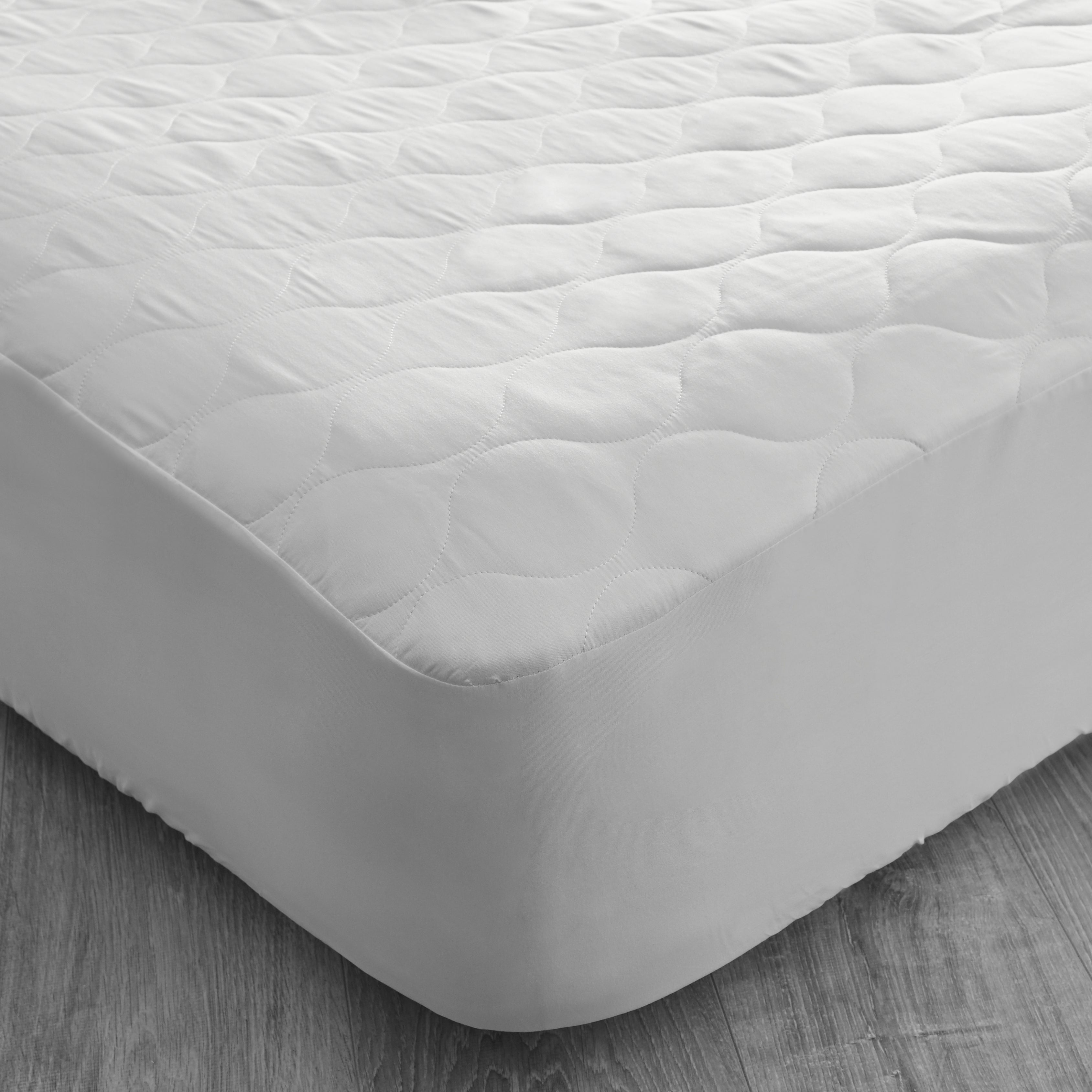 Soft And Snug Mattress Protector White