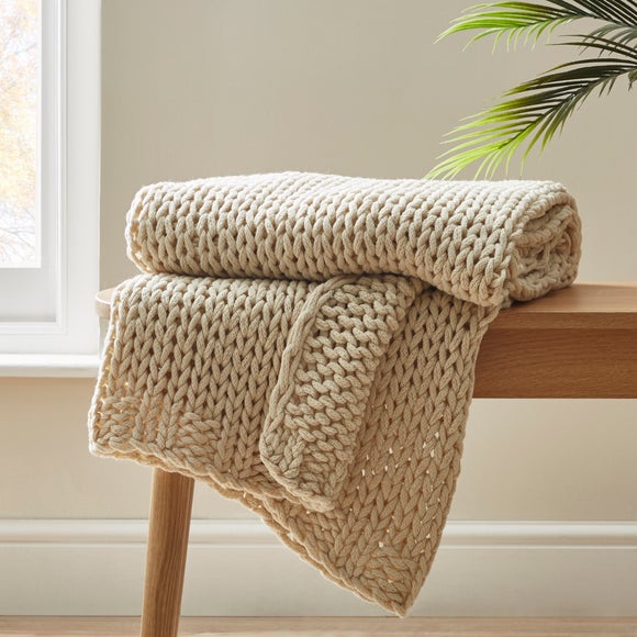 Chunky Knit White Throw | Dunelm