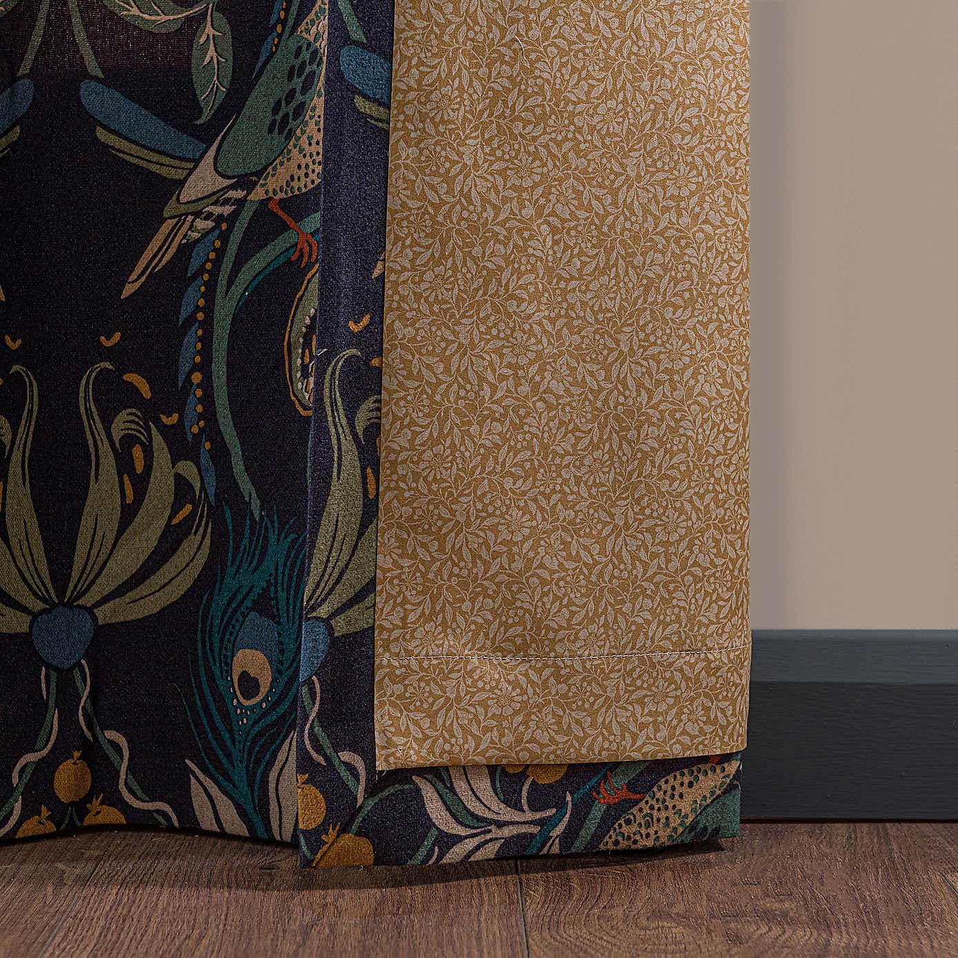 Carousel zoom image position 6 of 7