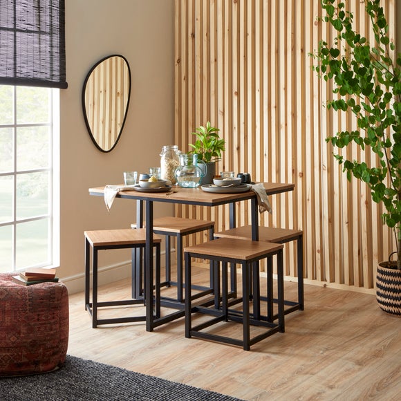 Table with 4 online stools