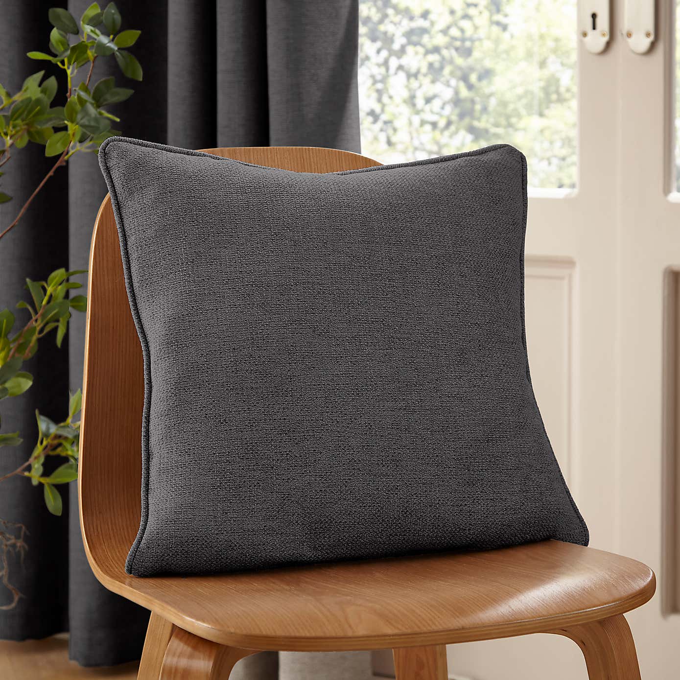 Carousel zoom image position 5 of 6